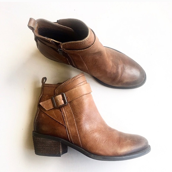 Vince Camuto Shoes - 🌾🍂Vince Camuto Beamer Brown Ankle Booties 6